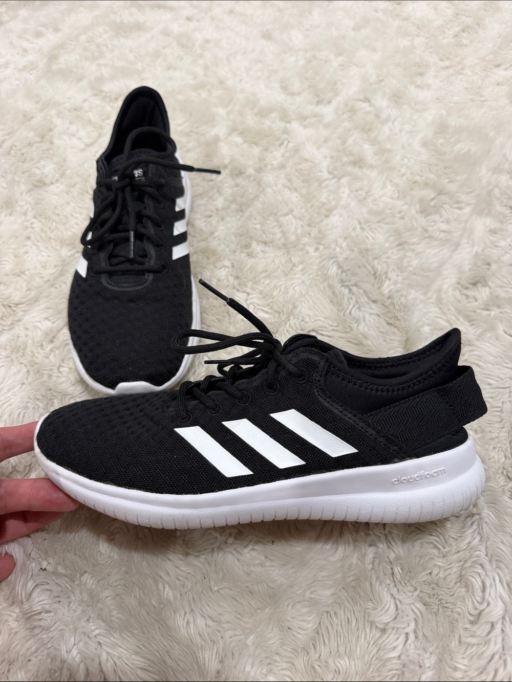 Adidas Cloudfoam QT Flex women's sneakers in black and white size 7